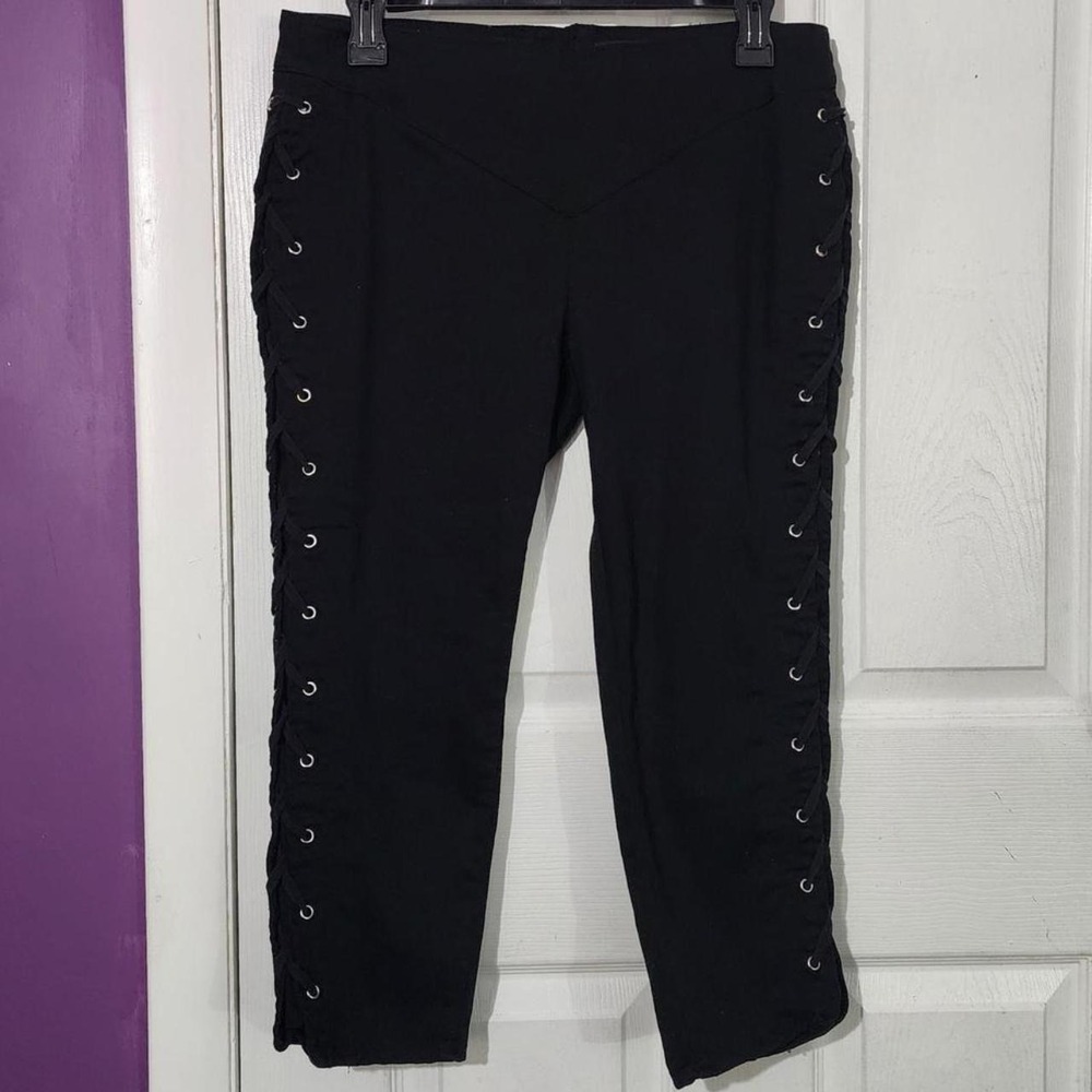 Vintage Black Lace Up Capri Pants